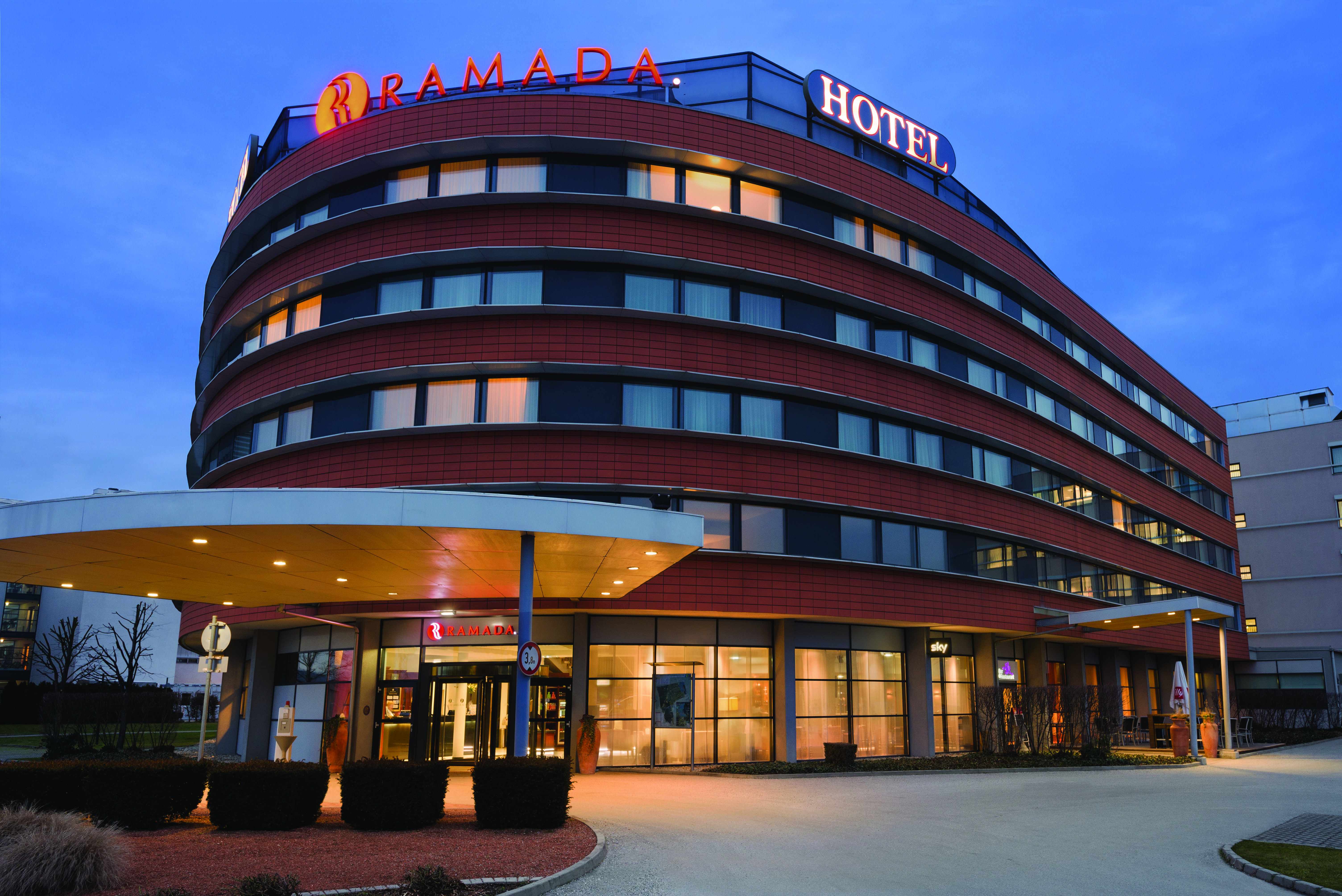 รามาดา บาย วินด์แฮม กราซ Hotel Unterpremstaetten ภายนอก รูปภาพ